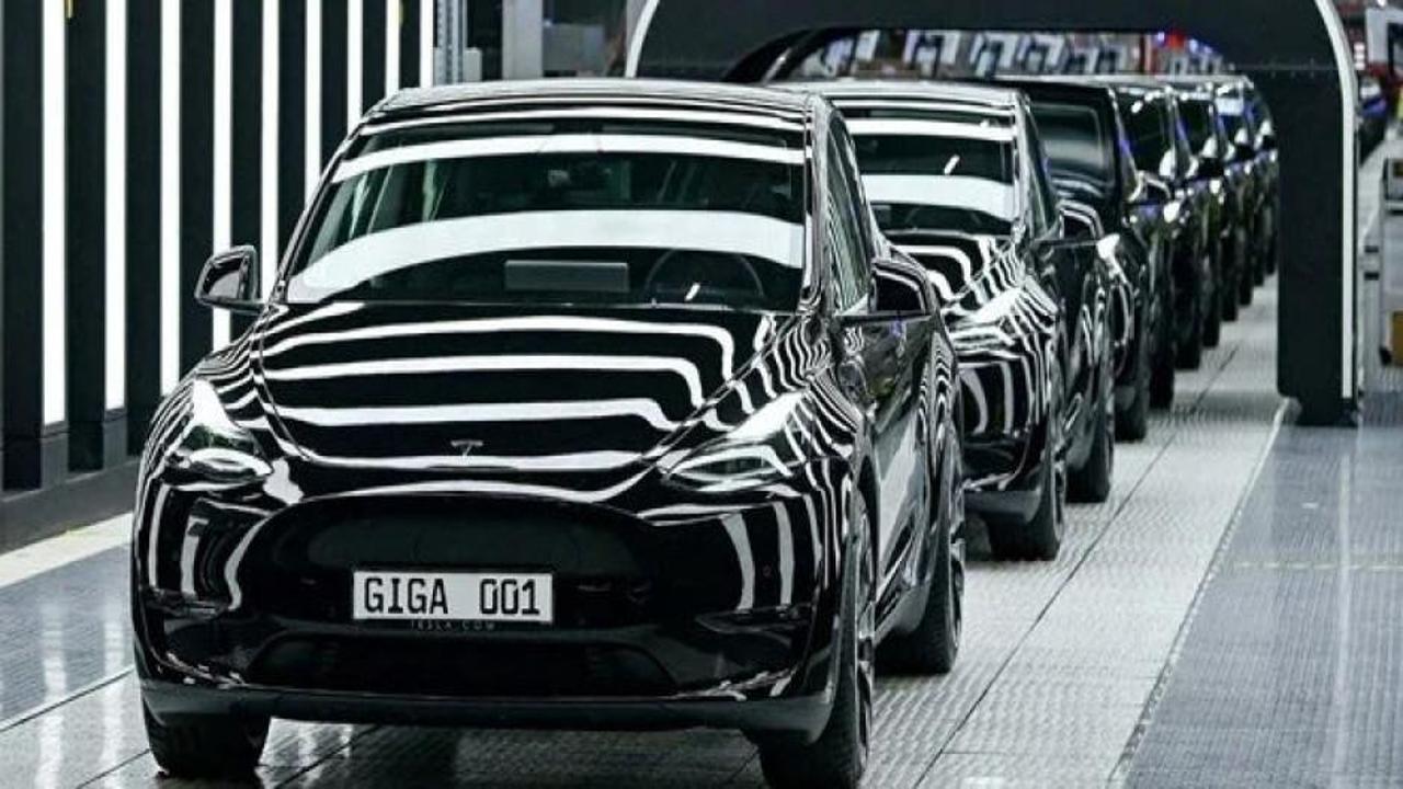 Tesla’ya otomatik pilot soruşturması