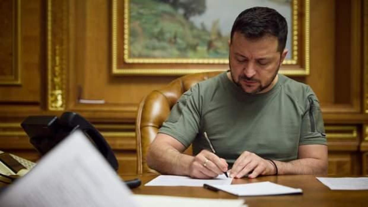 Zelenskiy, üst düzey bir komutanını görevden aldı