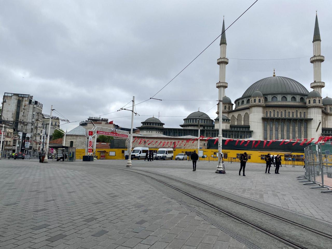 Taksim esnafı: Bizim için işçi bayramı yok, biz çalışıyoruz