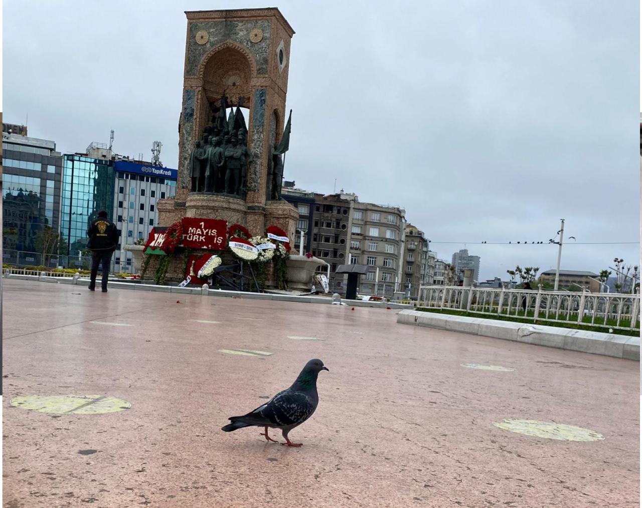 Taksim esnafı: Bizim için işçi bayramı yok, biz çalışıyoruz