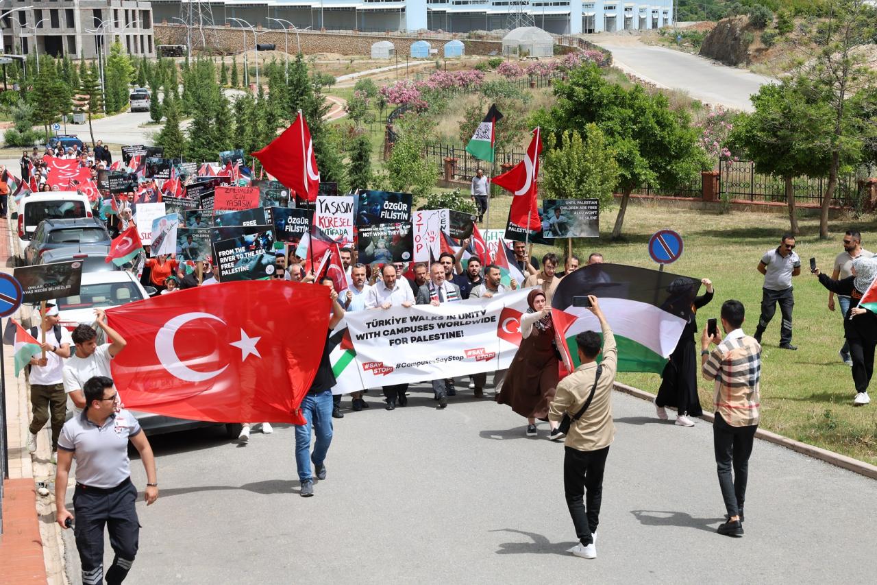 Alaaddin Keykubat Üniversitesi öğrencileri Gazze için yürüdü