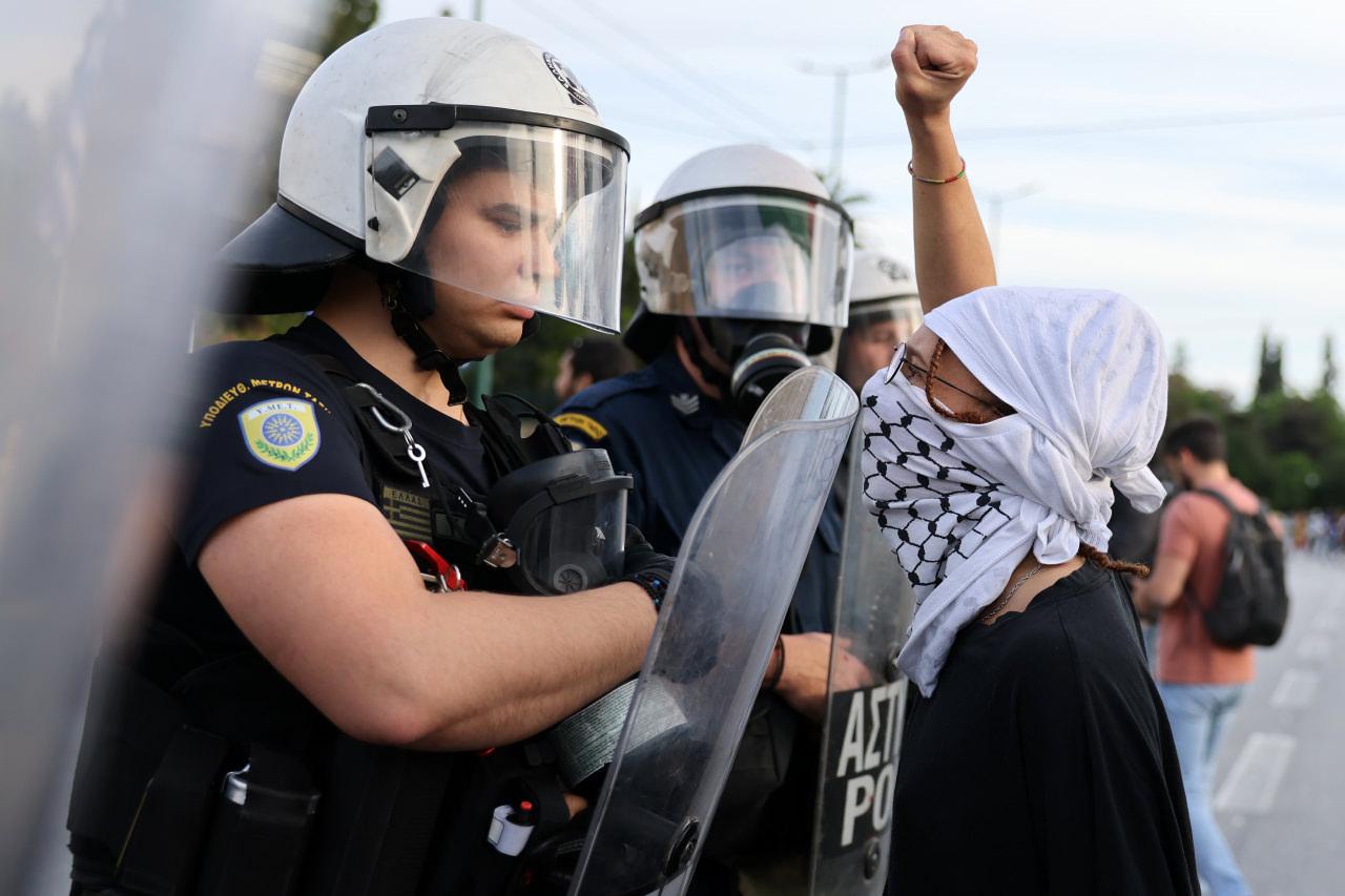 Yunanistan'da Filistin destekçilerine biber gazıyla müdahale!