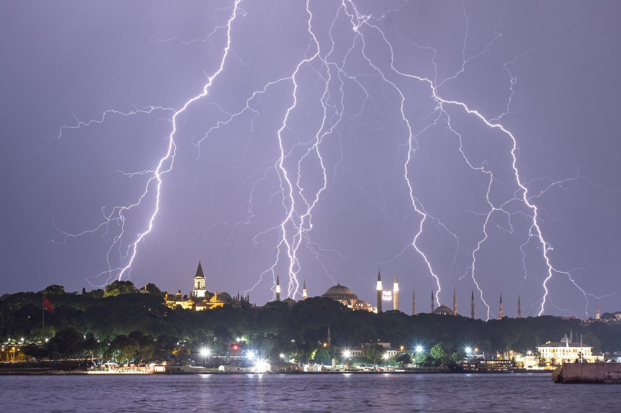 Meteoroloji'den çok sayıda ile sarı kodlu uyarı: İstanbul'da kritik saatler!