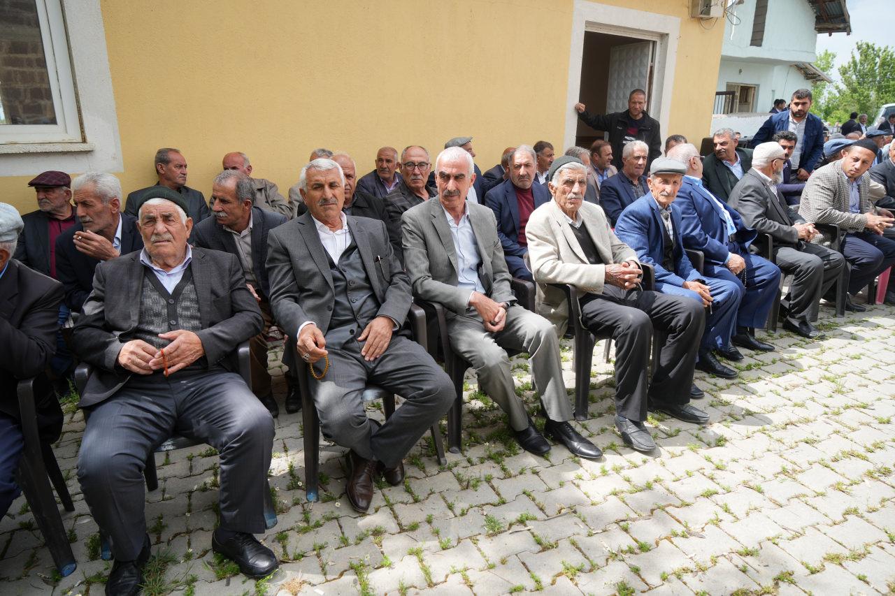 Muş'ta husumetli iki aile barıştı! Törene damga vuran anlar