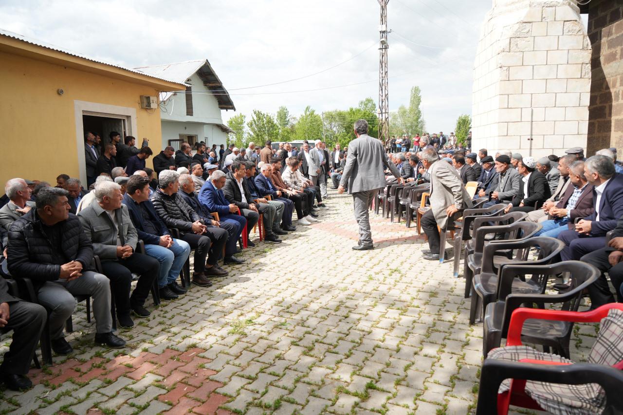 Muş'ta husumetli iki aile barıştı! Törene damga vuran anlar