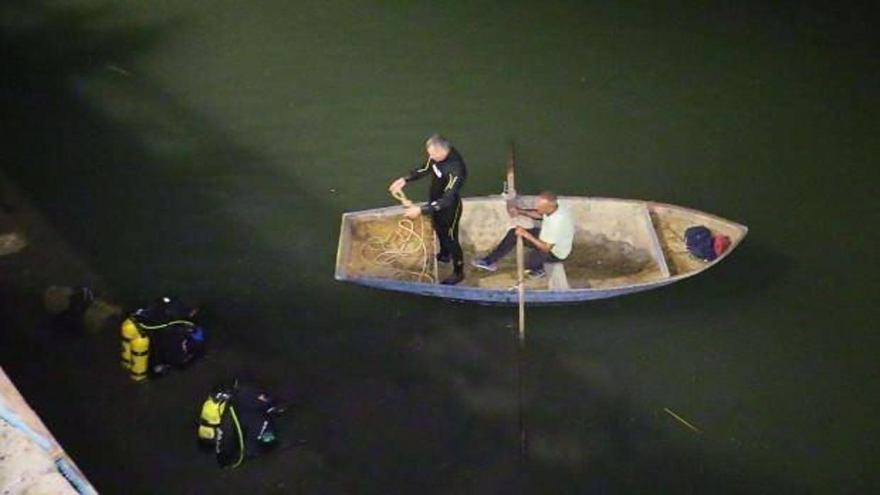 Adana’da nehre düşen kişi kayboldu