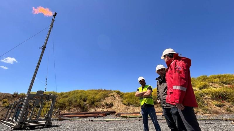 300 milyon metreküplük dev doğalgaz rezervi! Türkiye dün gece ilk ateşi yaktı