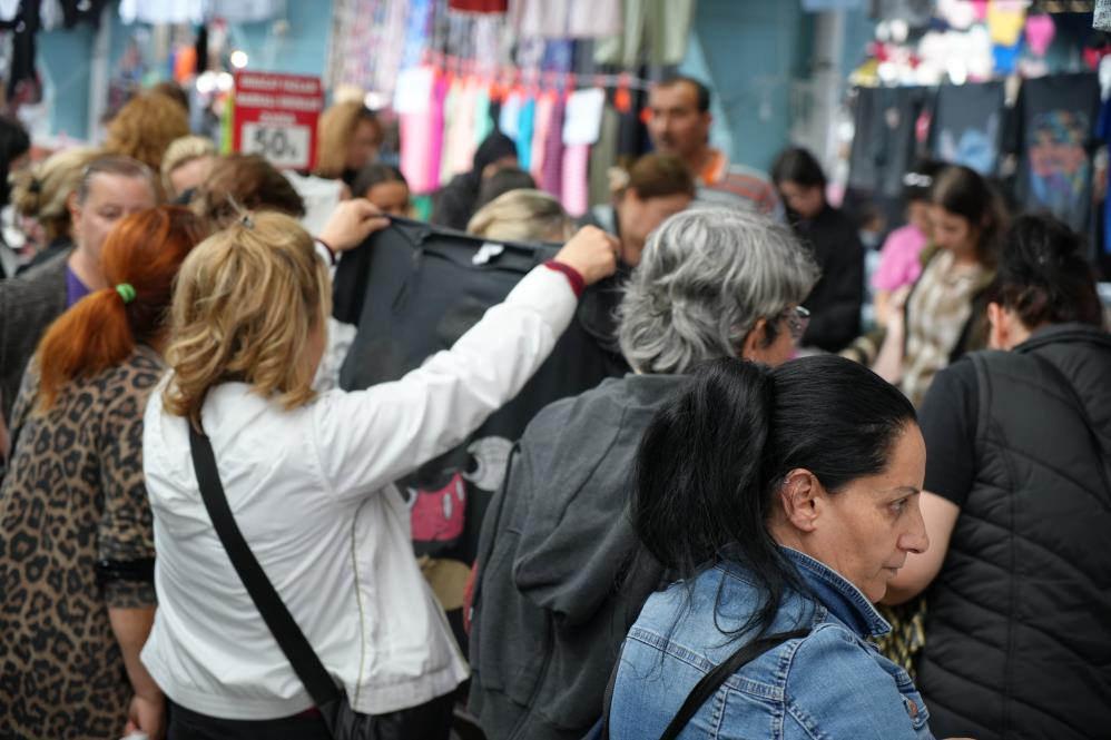 Edirne’de Bulgarların alışveriş mesaisi sürüyor