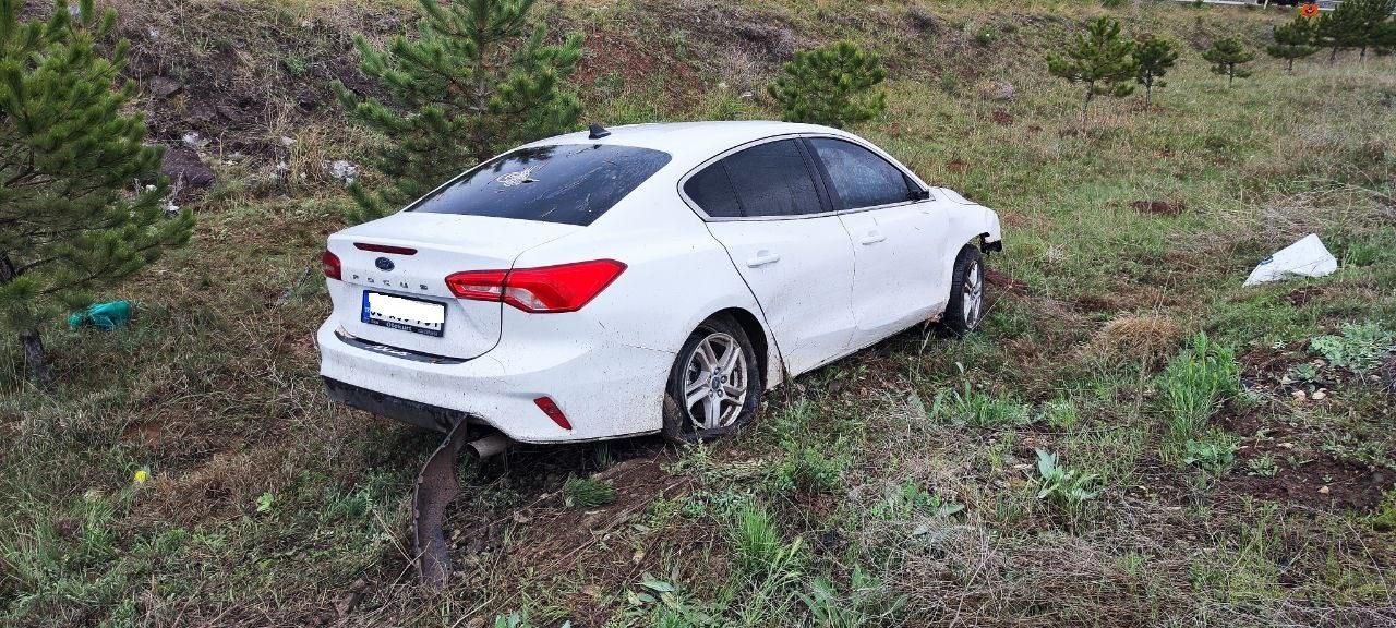 Otomobil şarampole uçtu: 1’i bebek 6 kişi yaralandı