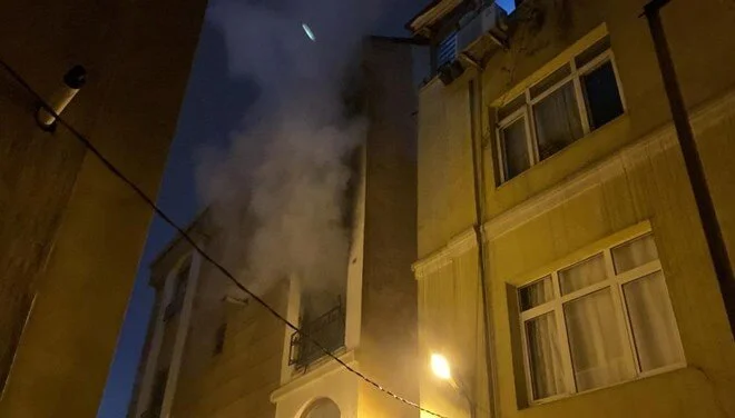 Kağıthane’de Korkutan Yangın: 3 Kişi Yaralandı