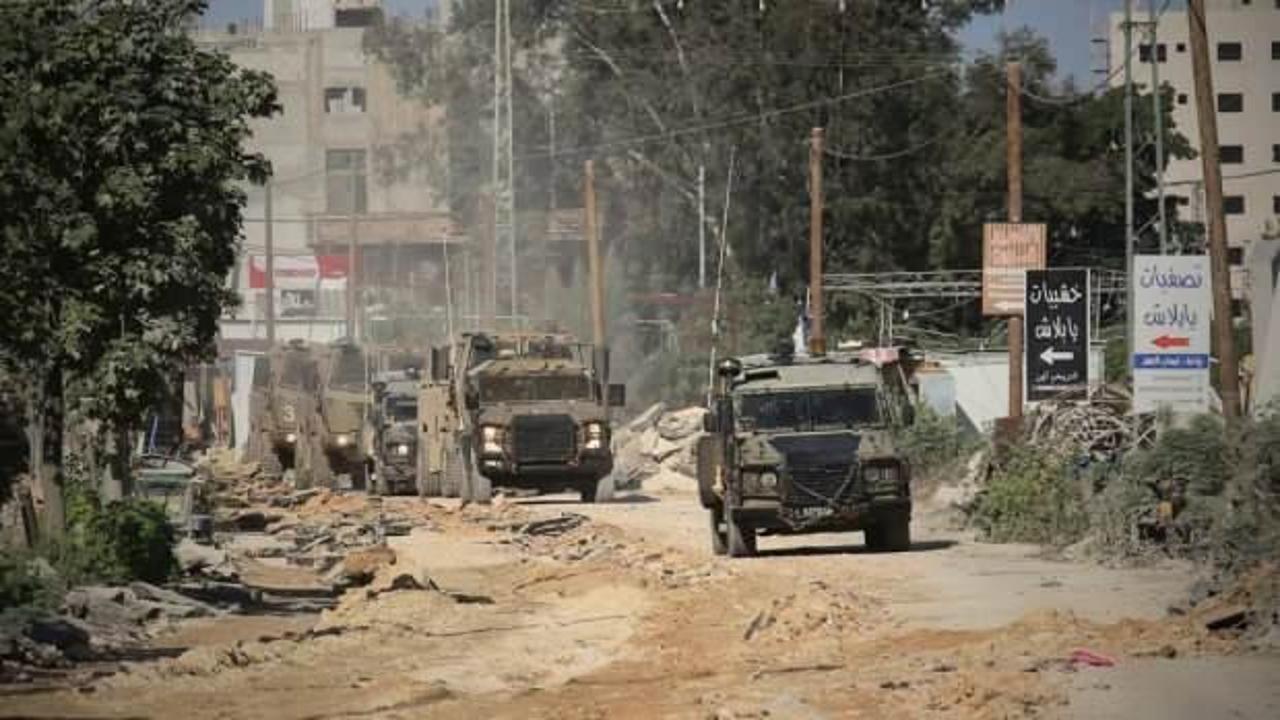 İsrail askerleri Batı Şeria’daki Tulkerim Mülteci Kampı’nı kuşatma altına aldı