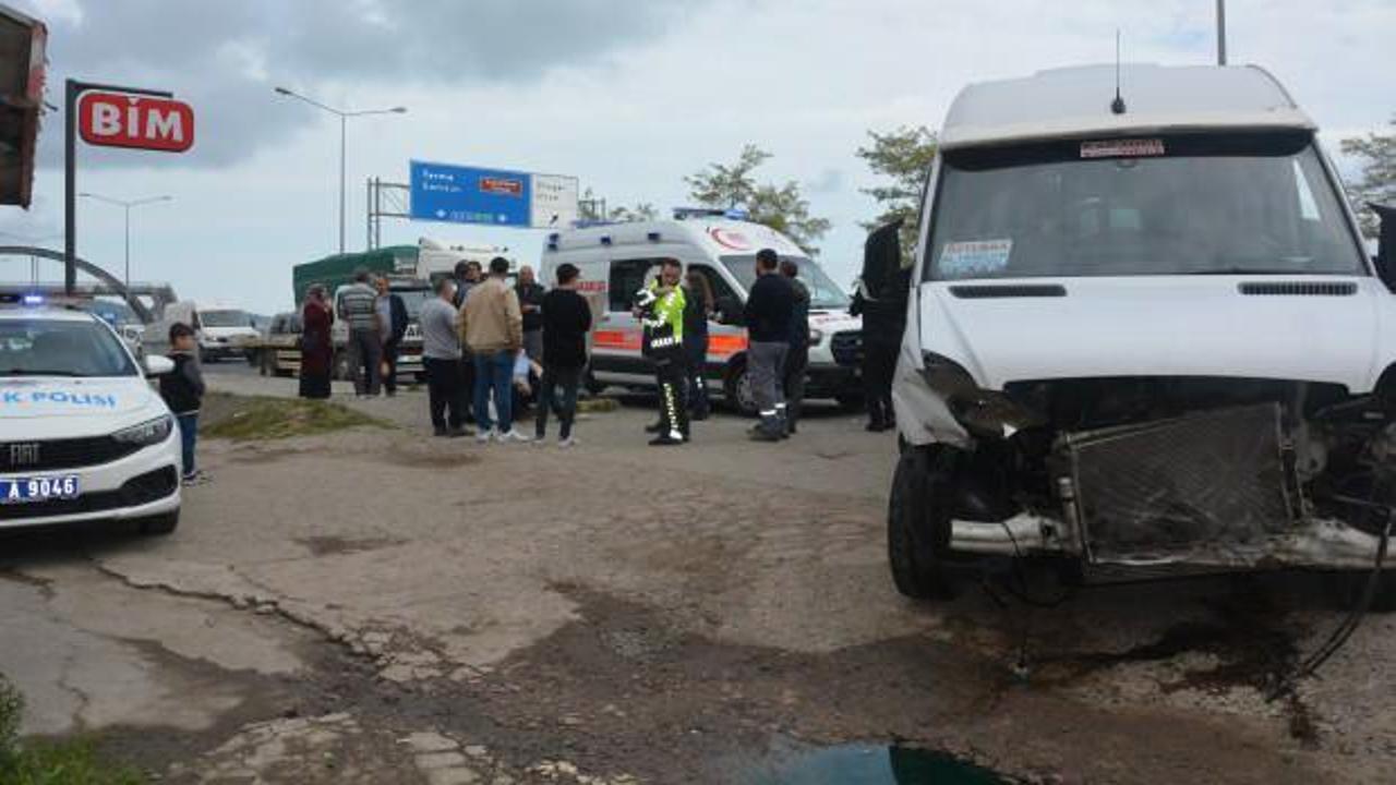 Ordu’da tekstil işçilerini taşıyan servis minibüsü kaza yaptı! Çok sayıda yaralı var