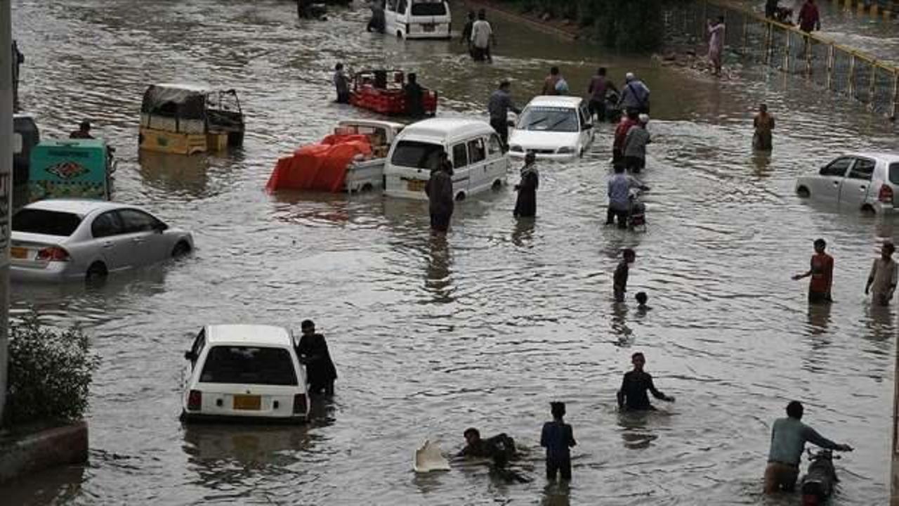 Pakistan, 1961’den bu yana ‘en yağışlı nisan’ ayını yaşadı