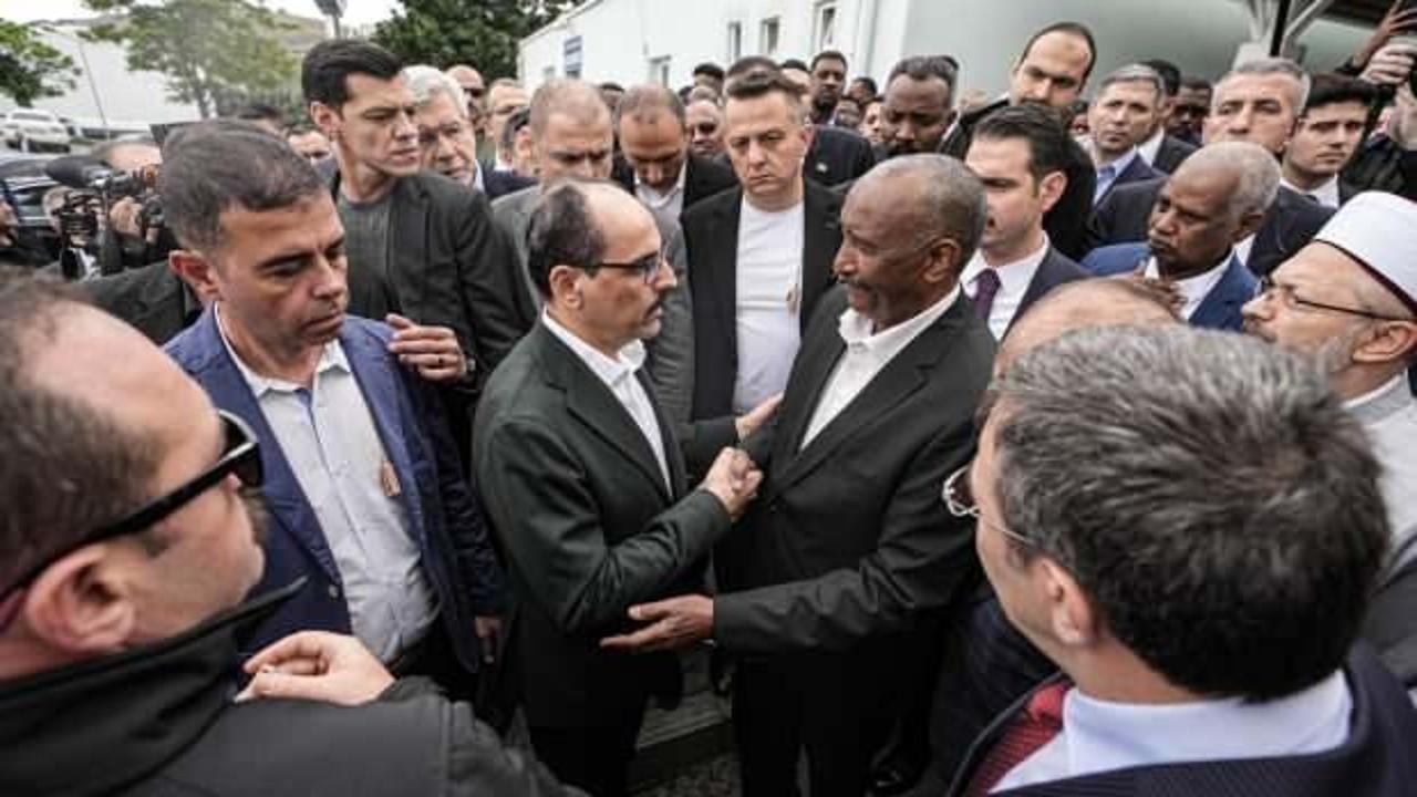 Sudan Egemenlik Konseyi Başkanı Burhan’ın oğlunun cenazesi toprağa verildi