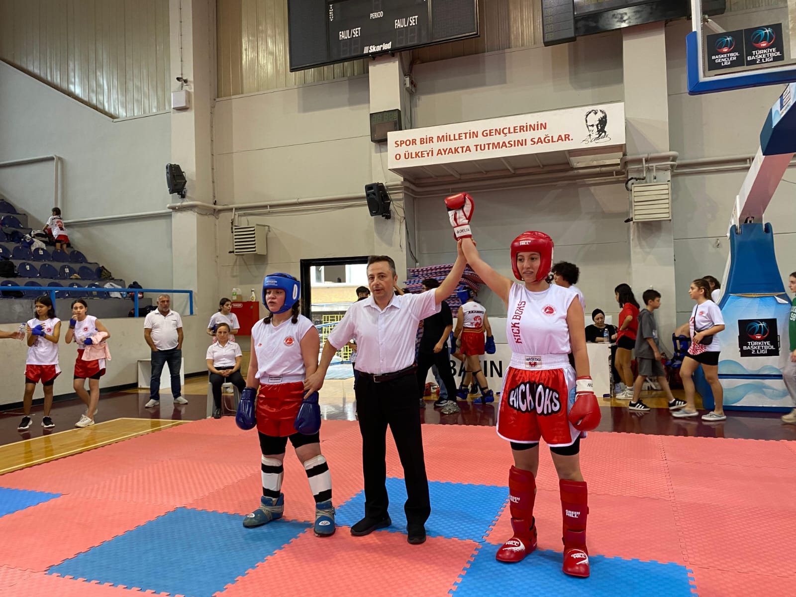 Bayrampaşa Belediyesi Semih Erden Spor Salonu: Gençlerin Fiziksel ve Sosyal Gelişimi İçin Spor Eğitimleri