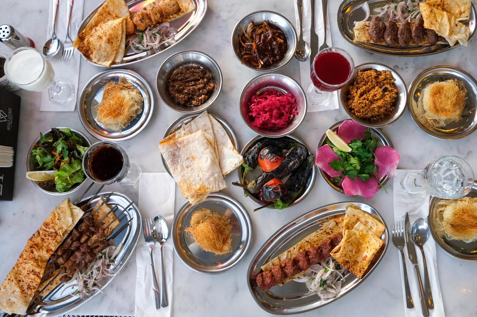 Dönerci Niyazi Usta’nın İmzalı Döneri, Şehrin Favorisi Oluyor!