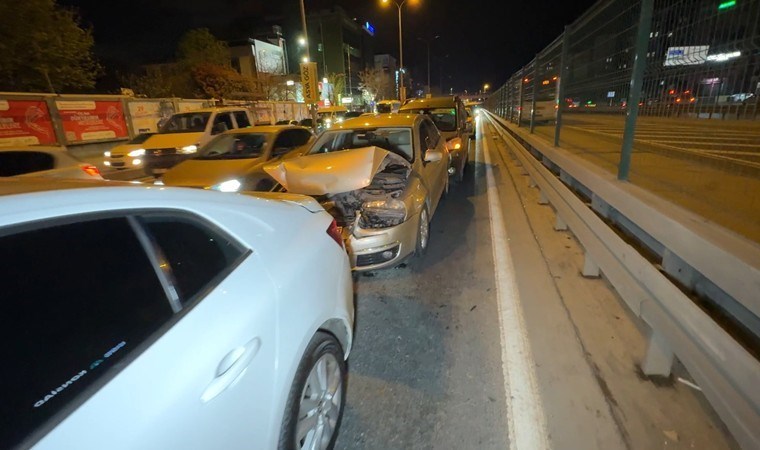 D-100 Karayolu’nda zincirleme kaza: Trafik yoğunluğu oluştu