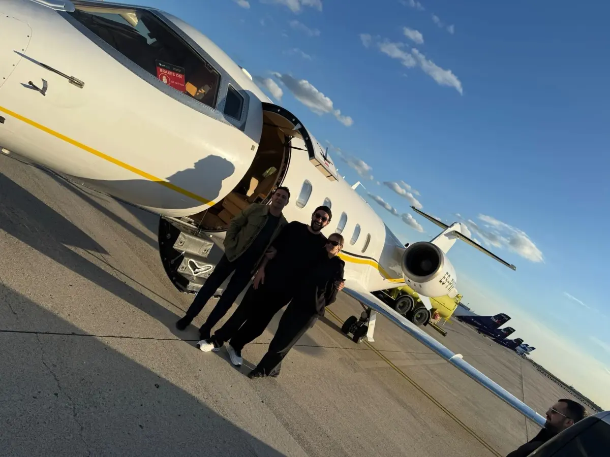 Didem Soydan ve Öncü Sönmez Londra’da! Özel Jet Tatili Sosyal Medyayı Salladı