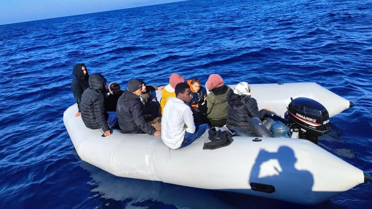 Sahil Güvenlik, Türk Kara Sularına İtilen Göçmenleri Kurtardı