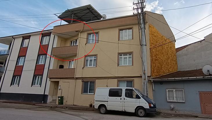 Bursa İnegöl’de 2 Yaşındaki Çocuk Balkon Düşmesi Sonucu Ağır Yaralandı