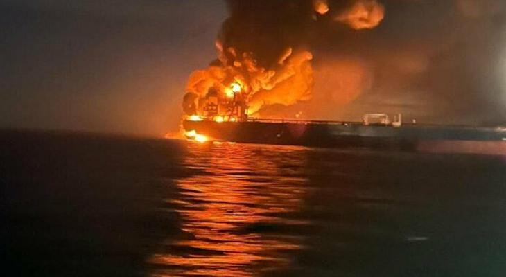 Karadeniz Açıklarında Gemide Yangın: 25 Mürettebat Tahliye Edildi