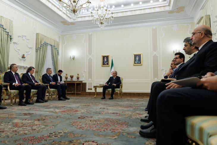 Hakan Fidan, İran’da Cumhurbaşkanı Pezeşkiyan ile Görüştü
