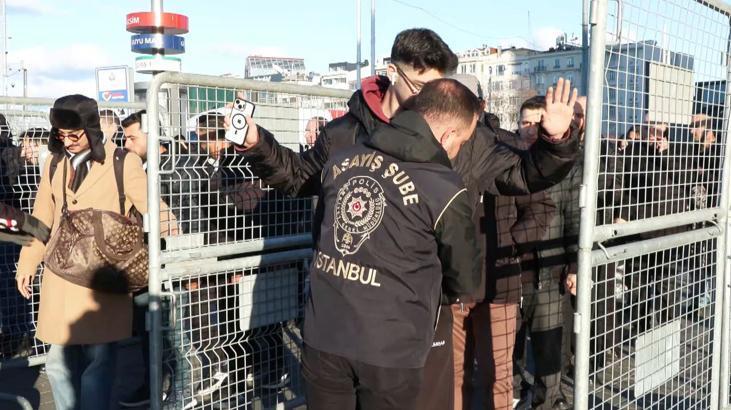 Beyoğlu’nda Yılbaşı Hareketliliği Güvenlik Önlemleri Artırıldı