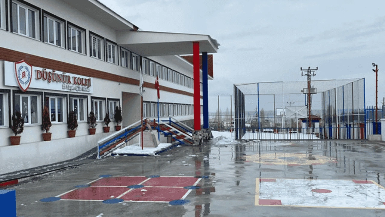 Düşünür Koleji Van Kampüsünde Eğitim Krizi: Veliler ve Öğretmenler Endişeli